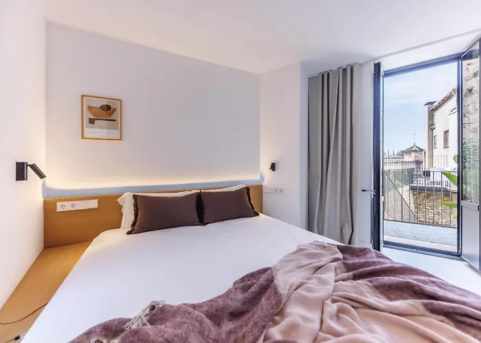 Bravissimo Vivaldi 4d, Monthly Apartment Girona