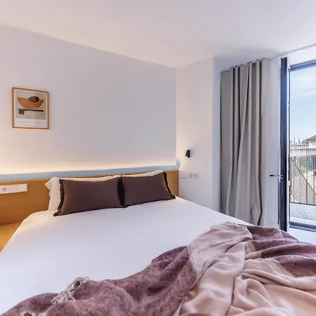 Bravissimo Vivaldi 4d, Monthly Apartment Girona